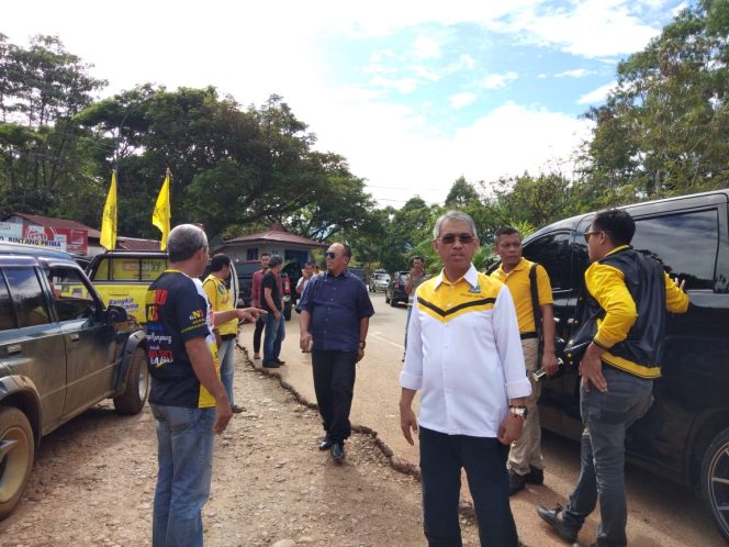 
					Husler Pimpin Rombongan Warga Lutim Ikuti Kampanye NH-AQM