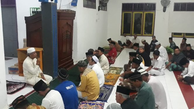 
					Jamaah Masjid Al Ashar Lakawali Kaget Saat Hendak Sholat Subuh, Apa Gerangan