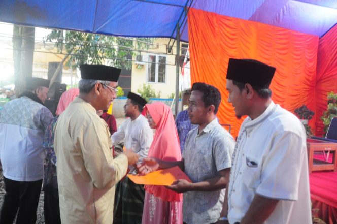 
					Safari Ramadhan di 8 Kecamatan, Pemda Lutim Serahkan Bantuan Senilai 13,8 Miliar