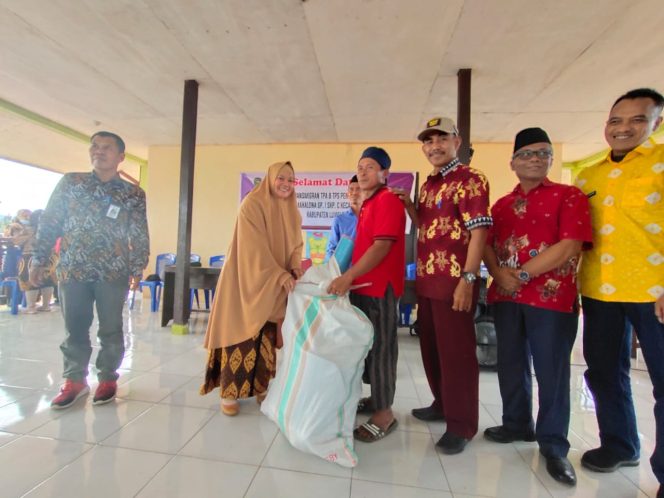 
					33 Orang Warga Banten Pilih Menetap di Lutim