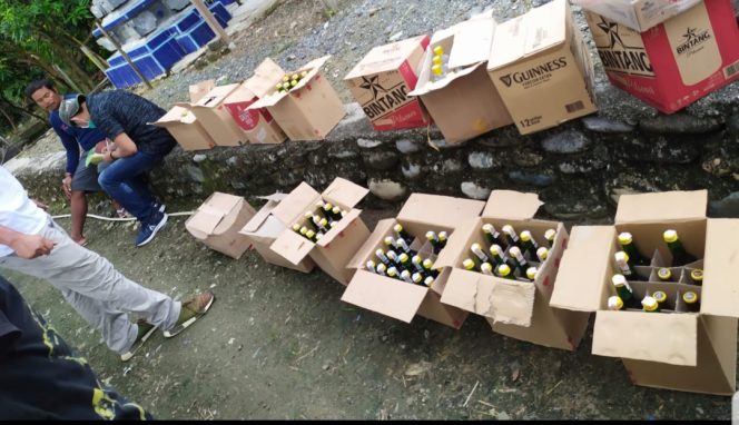 
					Operasi di Tiga Kecamatan, Polres Lutim Amankan 202 Botol Miras