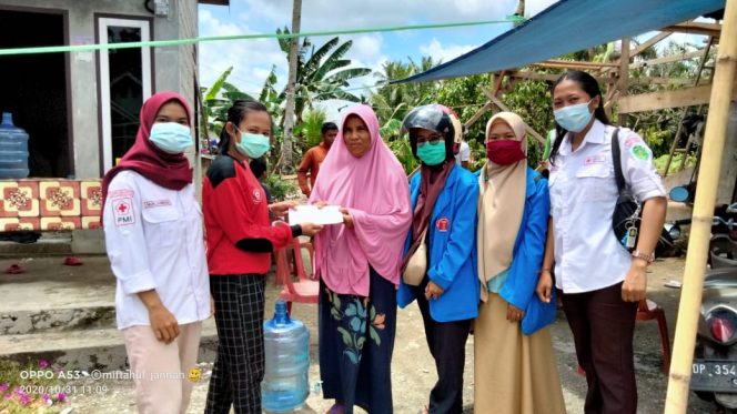 
					UKM Stikes Batara Guru Berikan Bantuan Korban Puting Beliung di Luwu Timur