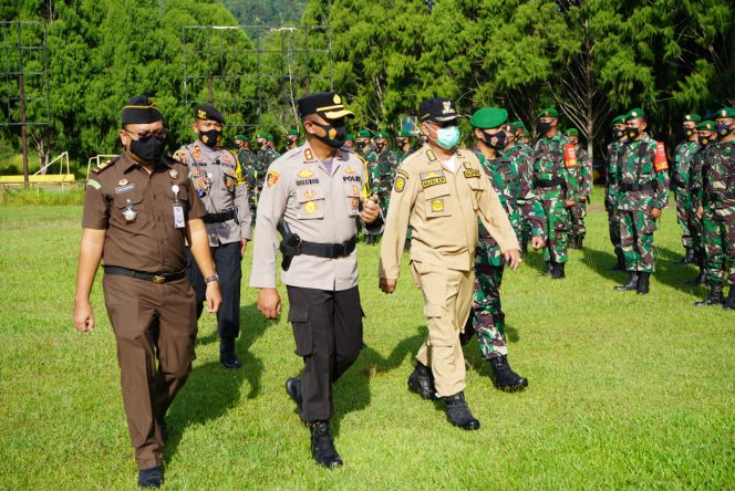 
					Aparat TNI dan Polri di Luwu Timur Gelar Apel Pengamanan Pilkada