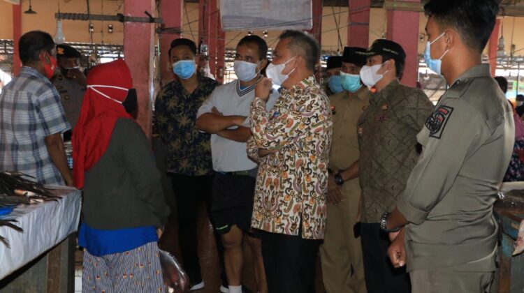 Wabup Lutim Perintahkan Seluruh Pintu Pasar Disediakan Tempat Cuci Tangan