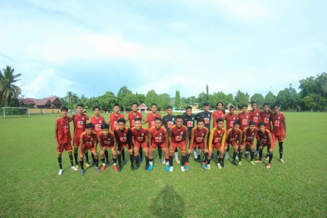 
					Disponsori CLM, 6 Laga Ujicoba Tim Sepak Bola Praporprov Luwu Timur Tuai Hasil Memuaskan
