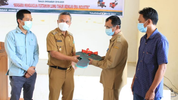 Wabup Budiman Serahkan Bantuan Alsintan