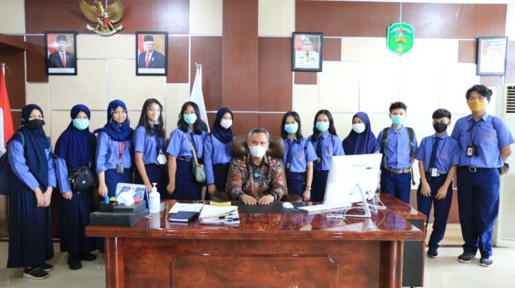 Siswa SMP YPS Singkole Sorowako Bertemu Dengan Wabup Lutim, Dalam Rangka Ini