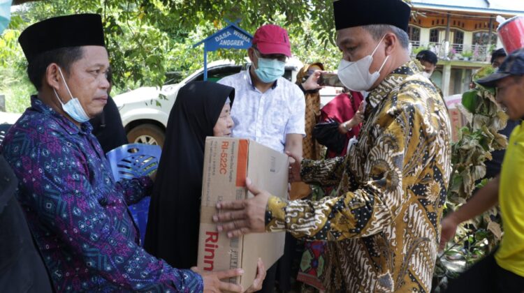Uluran Tangan Pemerintah Kepada Korban Kebakaran di Bantilang
