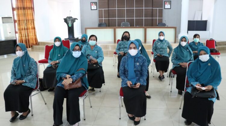 Ketua PKK Lutim Bersama Pokja I dan IV Ikuti Kajian Keagamaan Secara Virtual