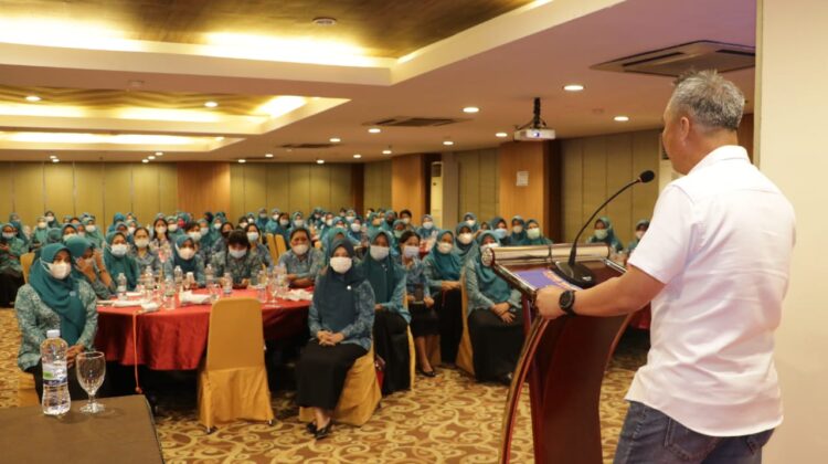 Bupati Tutup Bimtek TP-PKK di Makassar