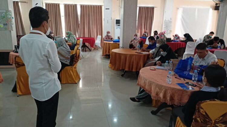 Tenaga Farmasi di Lutim Diberikan Pengetahun Kefarmasian