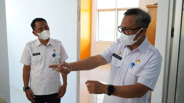 Sidak di Dua Kantor OPD, Bupati Lutim : Jaga Kebersihan Kantor