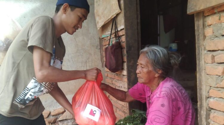 PT. Citra Lampia Mandiri Kembali Berbagi,100 Warga Dapat Sembako