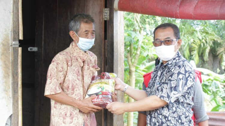 Gerakan Sedekah Jumat Ala ASN di Luwu Timur
