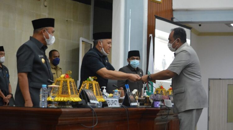 Pandangan Umum Fraksi DPRD Lutim Terhadap Ranperda Perubahan