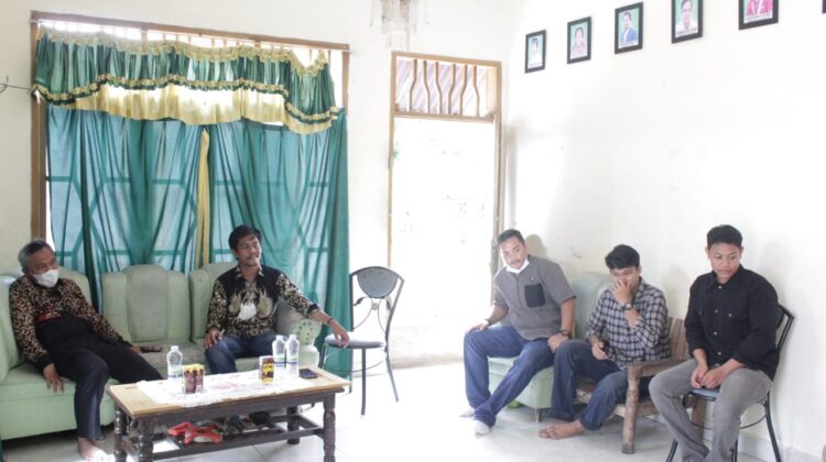 Bupati Lutim Temui Mahasiswa Luwu Timur di Palopo