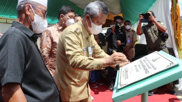 Pabrik Kelapa Sawit di Burau Mulai Beroperasi