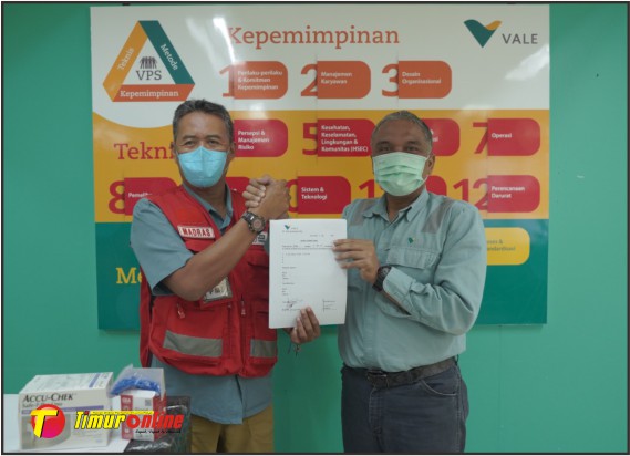 PMI Luwu Timur Dapat Bantuan 55.800 Blood Lancet dari Vale Indonesia