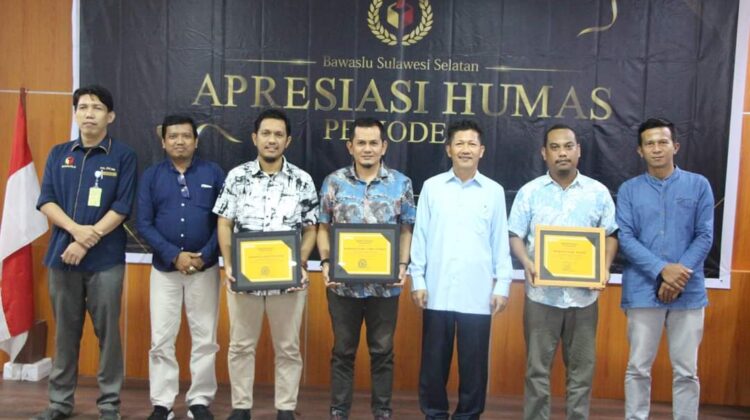 Bawaslu Palopo Raih Juara 3 Berita Terbaik