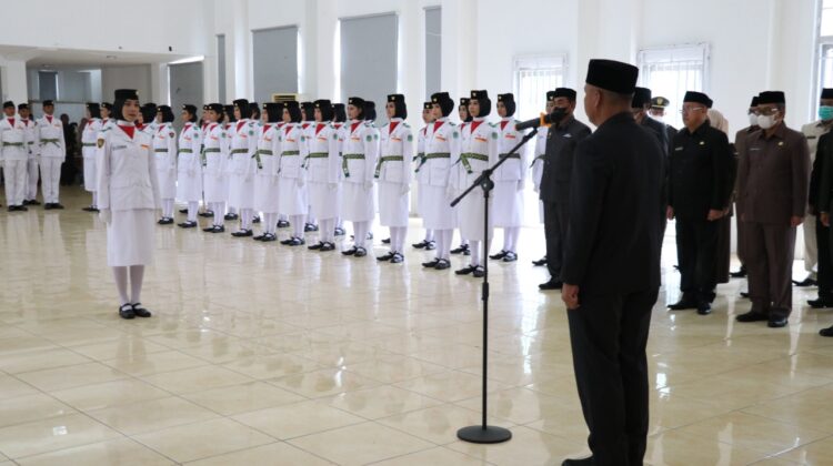 Budiman Kukuhkan Paskibra Kabupaten Luwu Timur Tahun 2022