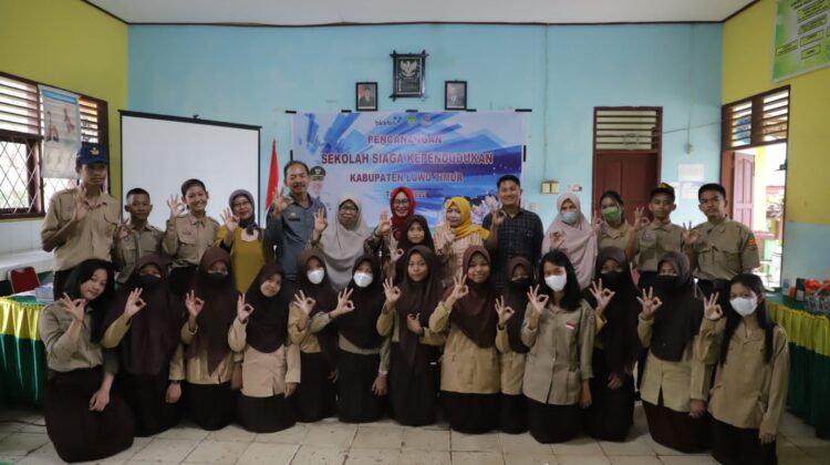 Kadis P2KB Lutim Canangkan SMPN 2 Malili Sebagai Sekolah Siaga Kependudukan