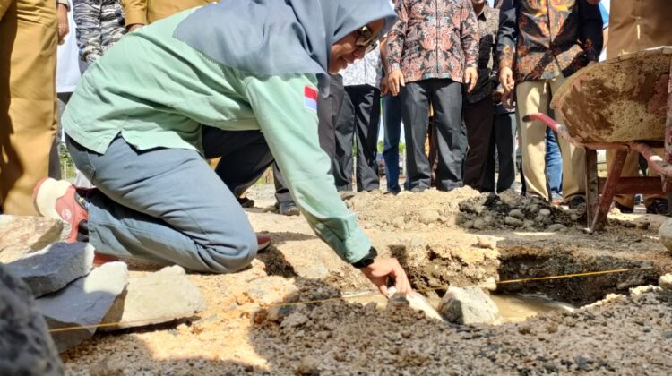 PT Vale Bantu Bangun RKB Sekolah Madrasah Ibtidaiyah Al-Khairaat di Morowali
