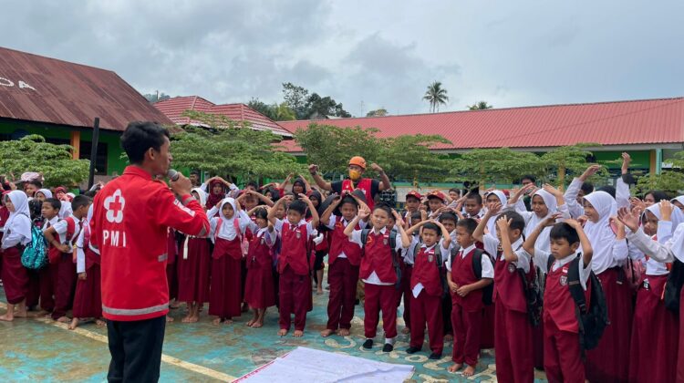 Pemerintah Kecamatan Wasuponda Gelar SES Kesiapsiagaan Bencana Gempa Bagi Guru dan Murid SD