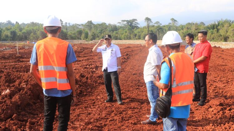 Pastikan Berjalan Lancar, Bupati Budiman Tinjau Beberapa Lokasi Proyek Fisik