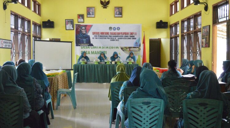 Hj. Sufriyati Imbau TP PKK Desa Edukasi Masyarakat Pencegahan Pernikahan Usia Dini