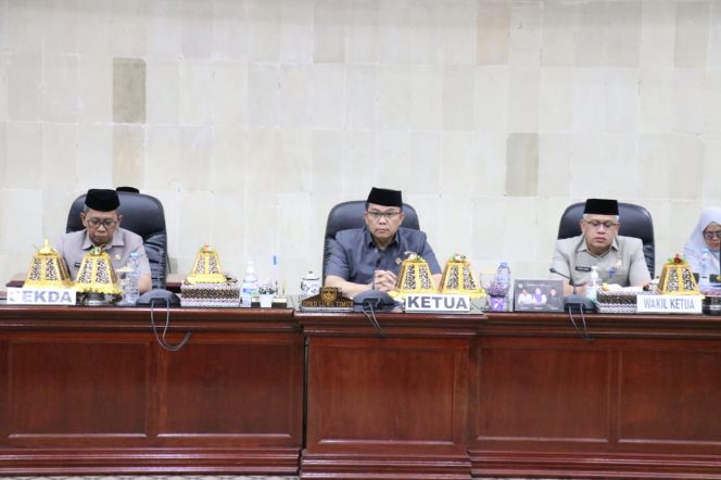 
					DPRD Lutim Gelar Rapat Paripurna Pandangan Umum Fraksi Terhadap Ranperda Perubahan APBD 2022