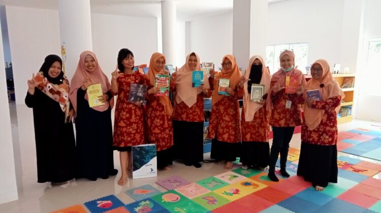 DWP Inspektorat Donasi Buku Ke Perpustakaan Daerah Luwu Timur