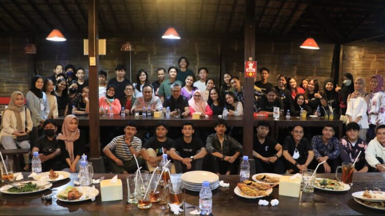 Temui Mahasiswa Lutim di Yogyakarta, Bupati Ajak Mahasiswa Segera Selesaikan Studi