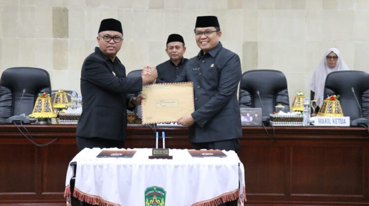 Bupati Budiman Serahkan Ranperda APBD TA. 2023 Kepada DPRD Luwu Timur