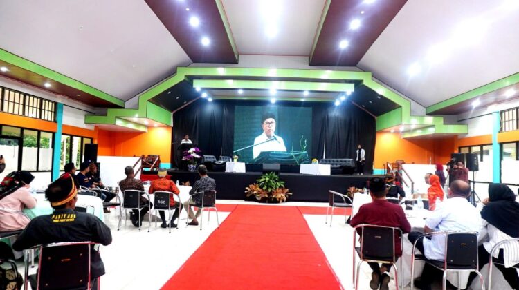 Bupati Luwu Timur Hadiri Seminar Nasional Jejak Peradaban Besi Luwu