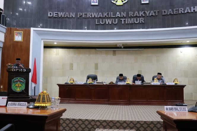 
					Bupati Budiman Jawab Pandangan Umum Fraksi DPRD Terhadap 2 Ranperda Tahap II 2022
