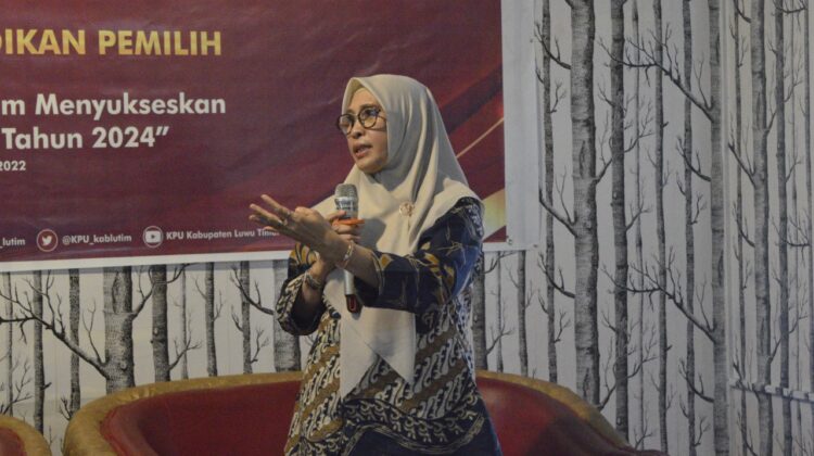 Sufriaty Jadi Narasumber Sosialisasi Peran Perempuan Dalam Mensukseskan Agenda Demokrasi Tahun 2022