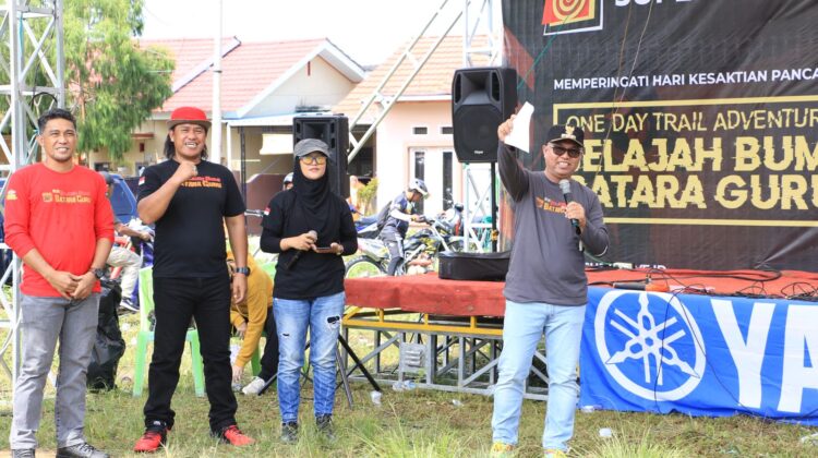 Bupati Budiman Lepas Peserta Oneday Trail Adventure di Kecamatan Wotu