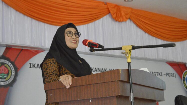 Sufriaty Buka Pelatihan Implementasi Kurikulum Merdeka Belajar Jenjang Paud se-Lutim