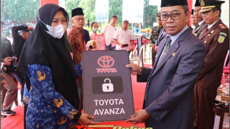 Di Lutim, Selain Kades, Lurah Pun Dapat Randis Roda Empat