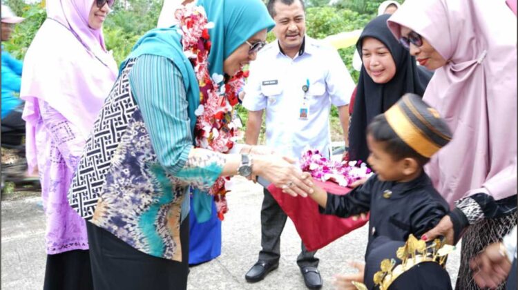 Bunda PAUD Kunjungi TK di Burau, Ini Pesannya