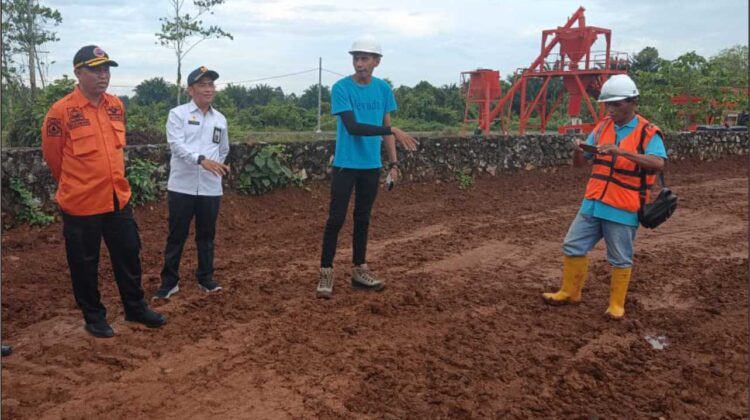 Pantau Pembangunan Stadion Malili, Bupati : Saya Tidak Ingin Kembali Bermasalah
