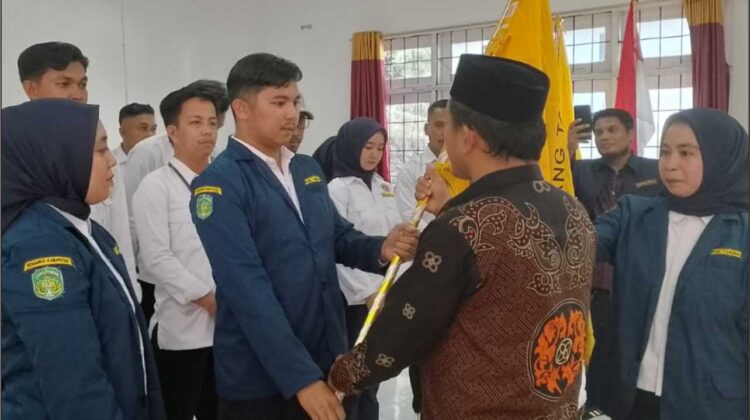 Camat Malili Lantik Pengurus Karang Taruna Malili
