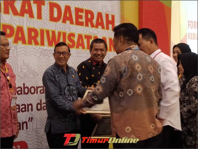 
					Lutim Sabet Dua Penghargaan ADWI 2022