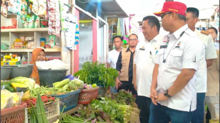 Jelang Kedatangan Presiden, Bupati Lutim Pantau Pasar Malindungi