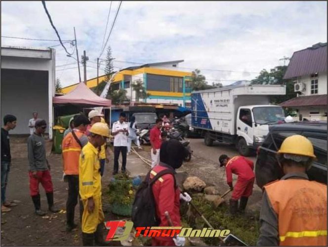 
					Warga Lutim Antusias Sambut Kedatangan Presiden Jokowi