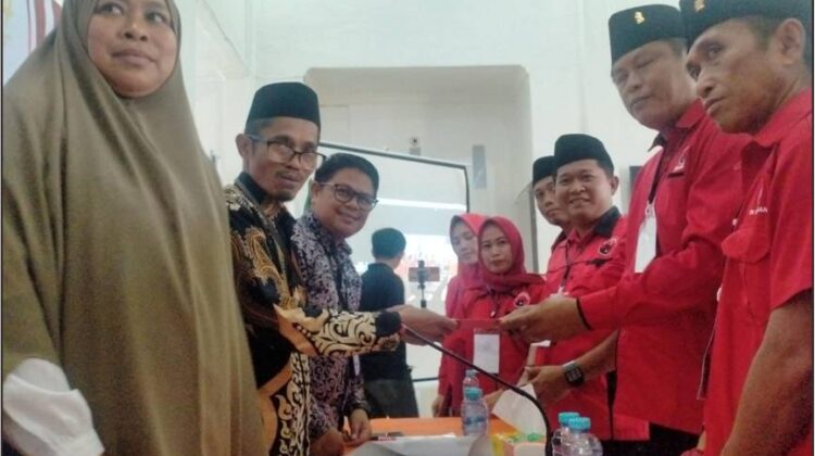 Jadi Yang Pertama, PDIP Ajukan Nama Bakal Calon Anggota DPRD Lutim ke KPU