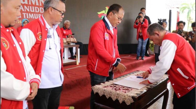 Bupati Lutim Saksikan Pelantikan Pengurus IKA Unhas, Ini Komposisinya