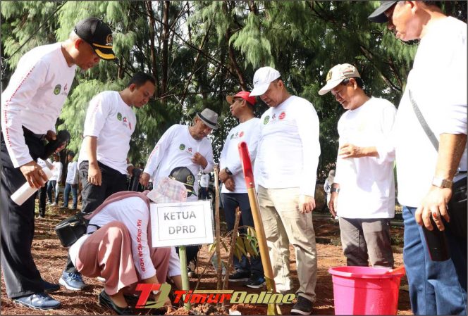 
					Begini Aksi Tanam Pohon Ketua dan Anggota DPRD Luwu Timur