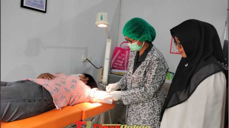 Momentum Peringatan Bulan Bhakti IBI 2023, Dinas P2KB Lutim Gelar Pelayanan KB Serentak