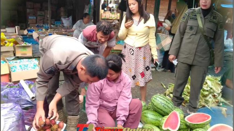 Satpol PP Lutim Tera Ulang Alat Timbangan Pedagang